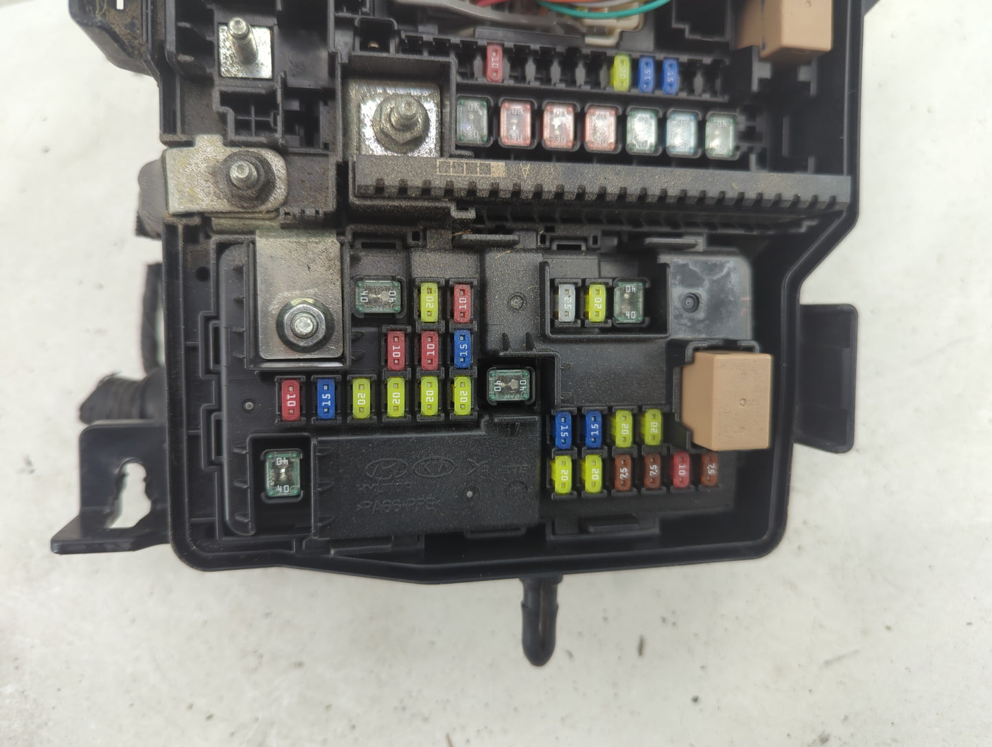 2016-2018 Kia Sorento Fusebox Fuse Box Panel Relay Module P/N:91941-C6020 Fits Fits 2016 2017 2018 OEM Used Auto Parts - Oem