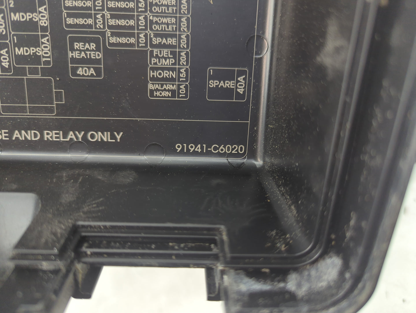 2016-2018 Kia Sorento Fusebox Fuse Box Panel Relay Module P/N:91941-C6020 Fits Fits 2016 2017 2018 OEM Used Auto Parts - Oem