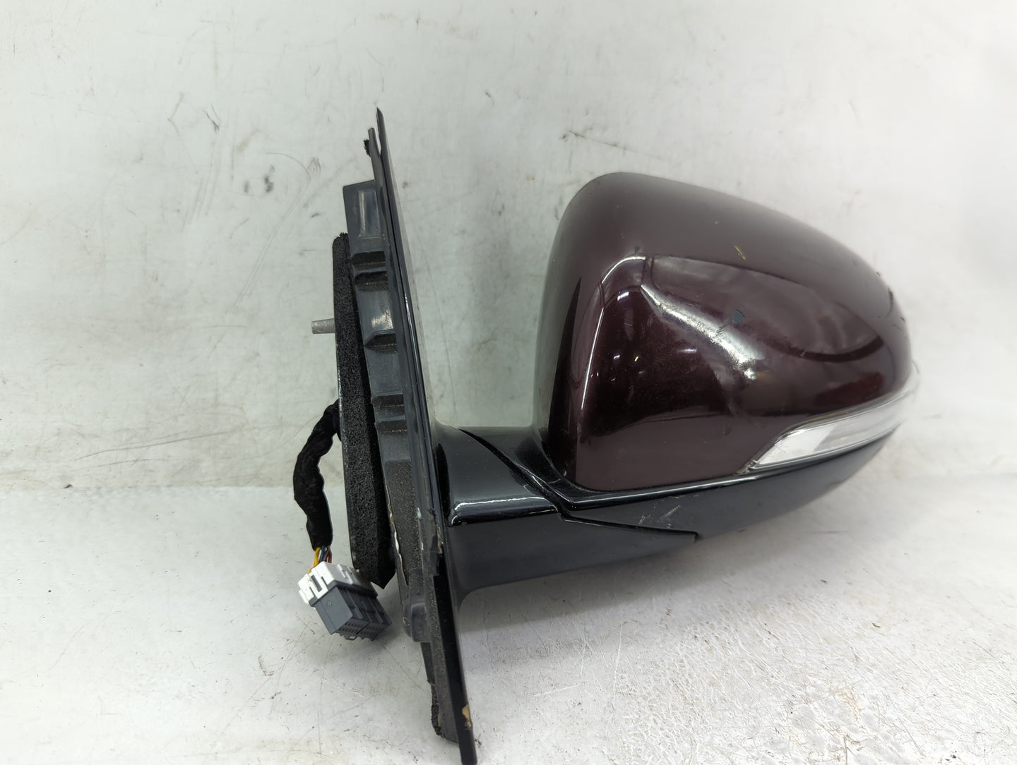 2016-2020 Kia Sorento Driver Side View Mirror - Left Door Mirror OEM Used - Oemusedautoparts1.com