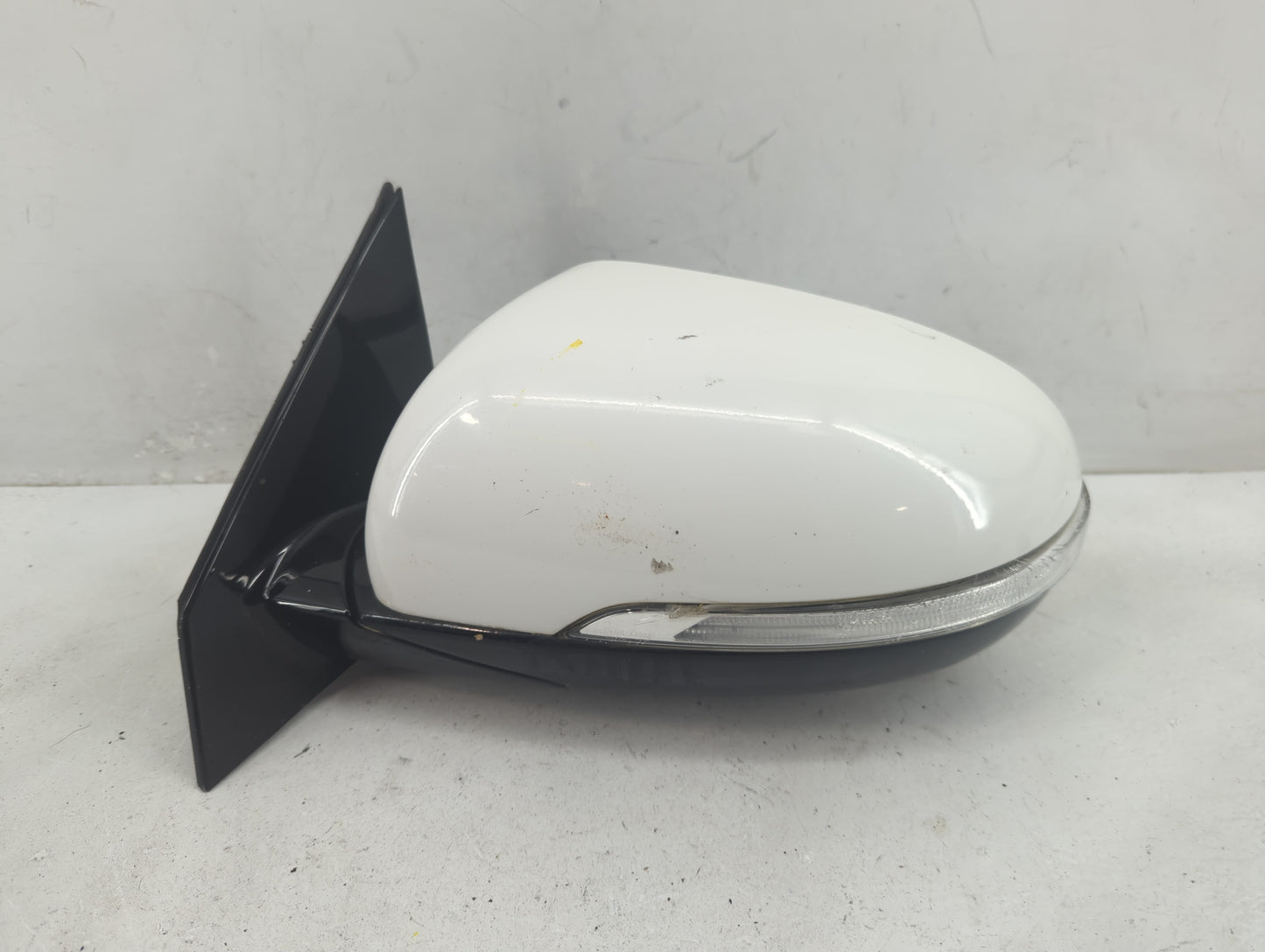 2016-2020 Kia Sorento Driver Side View Mirror - Left Door Mirror OEM Used - Oemusedautoparts1.com