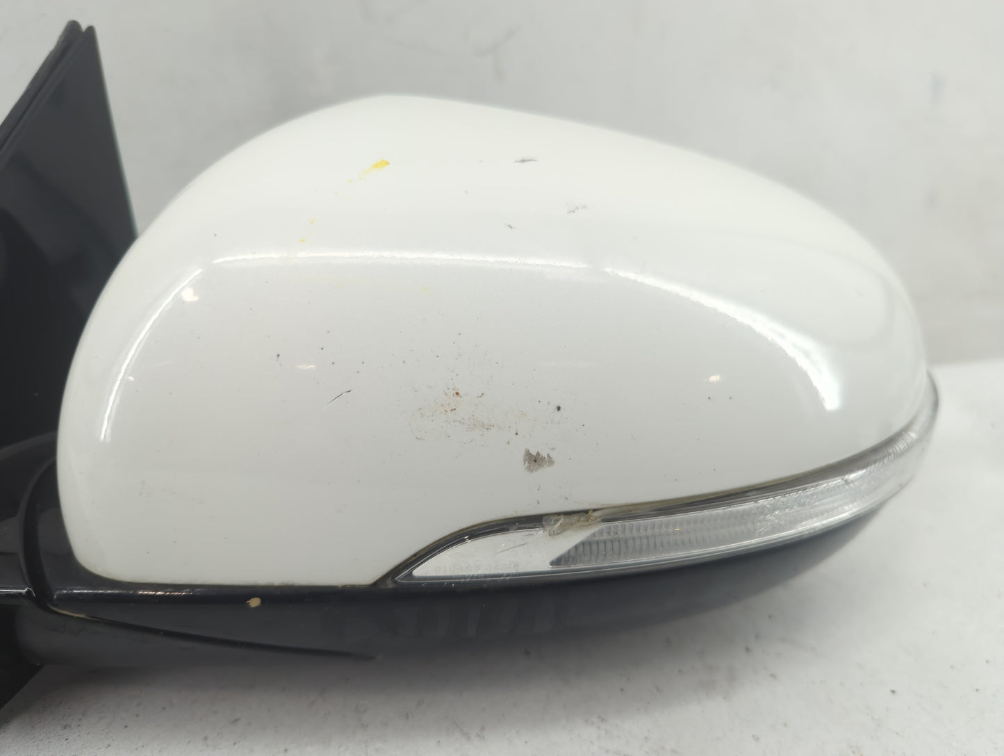 2016-2020 Kia Sorento Driver Side View Mirror - Left Door Mirror OEM Used - Oemusedautoparts1.com