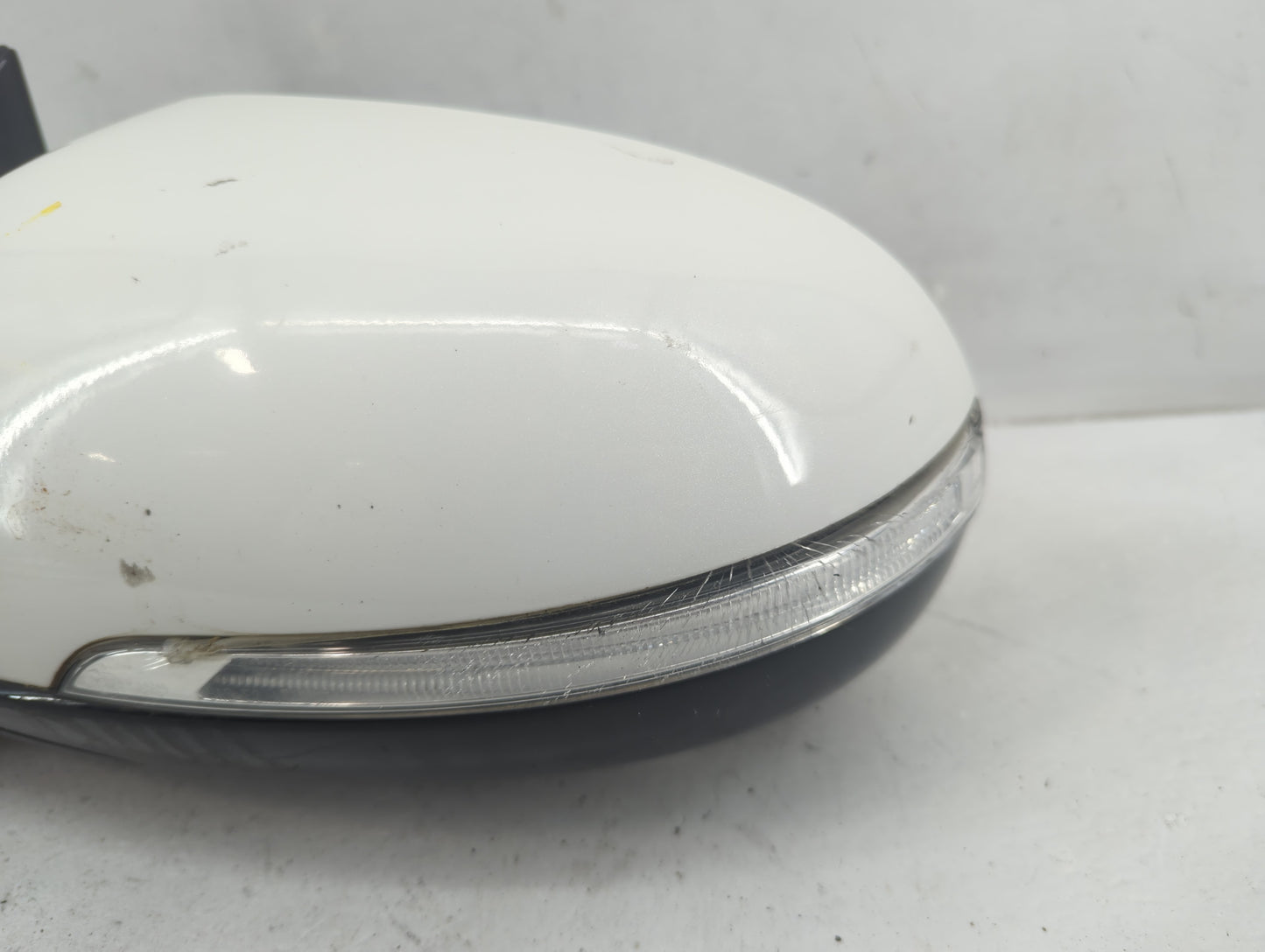 2016-2020 Kia Sorento Driver Side View Mirror - Left Door Mirror OEM Used - Oemusedautoparts1.com