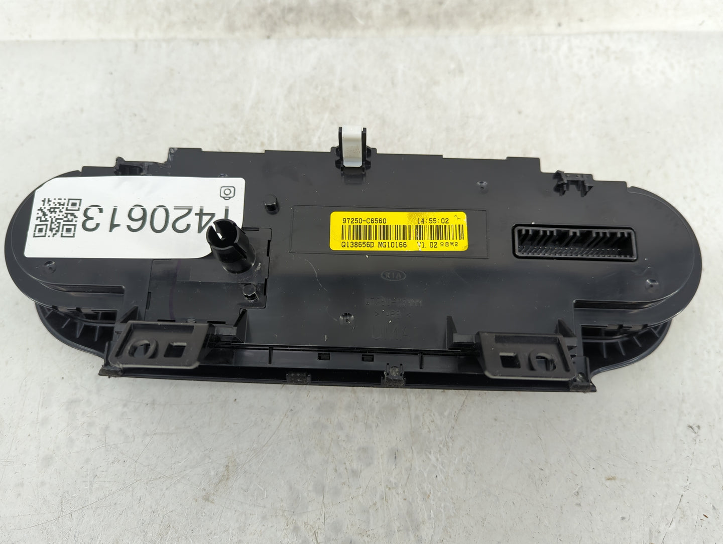 2017-2018 Kia Sorento Climate Control Module Temperature AC/Heater Replacement P/N:97250-C6560 Fits Fits 2017 2018 OEM Used 