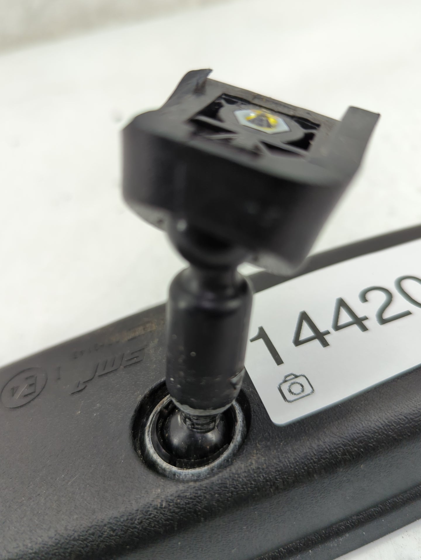 2016-2020 Kia Sorento Interior Rear View Mirror Replacement OEM Fits OEM Used Auto Parts - Oemusedautoparts1.com