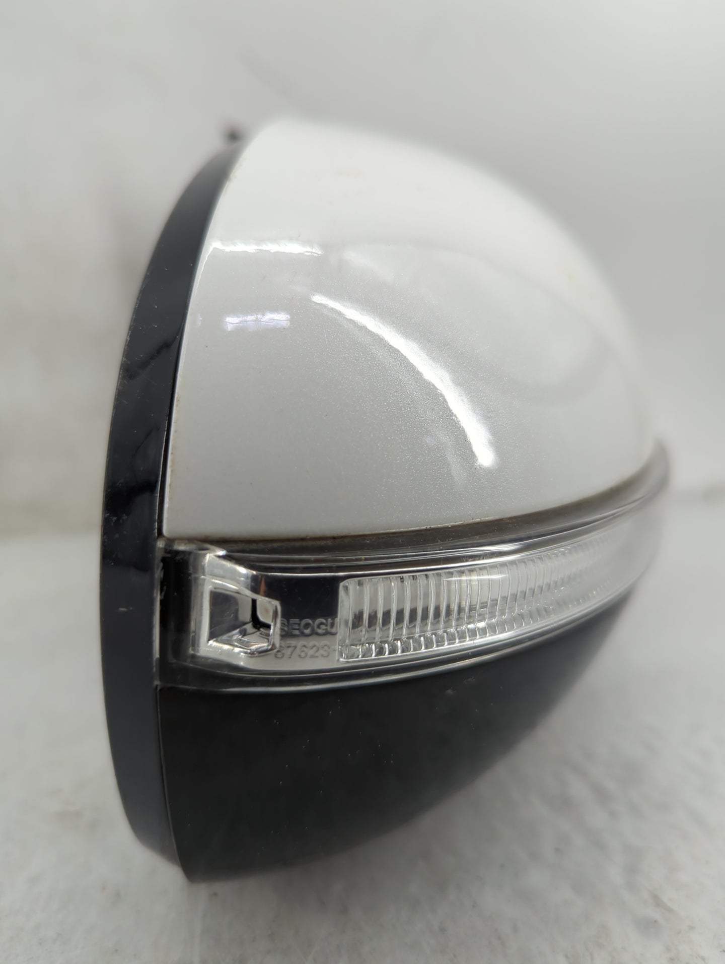 2016-2020 Kia Sorento Passenger Side View Mirror - Right Door Mirror OEM Used - Oemusedautoparts1.com