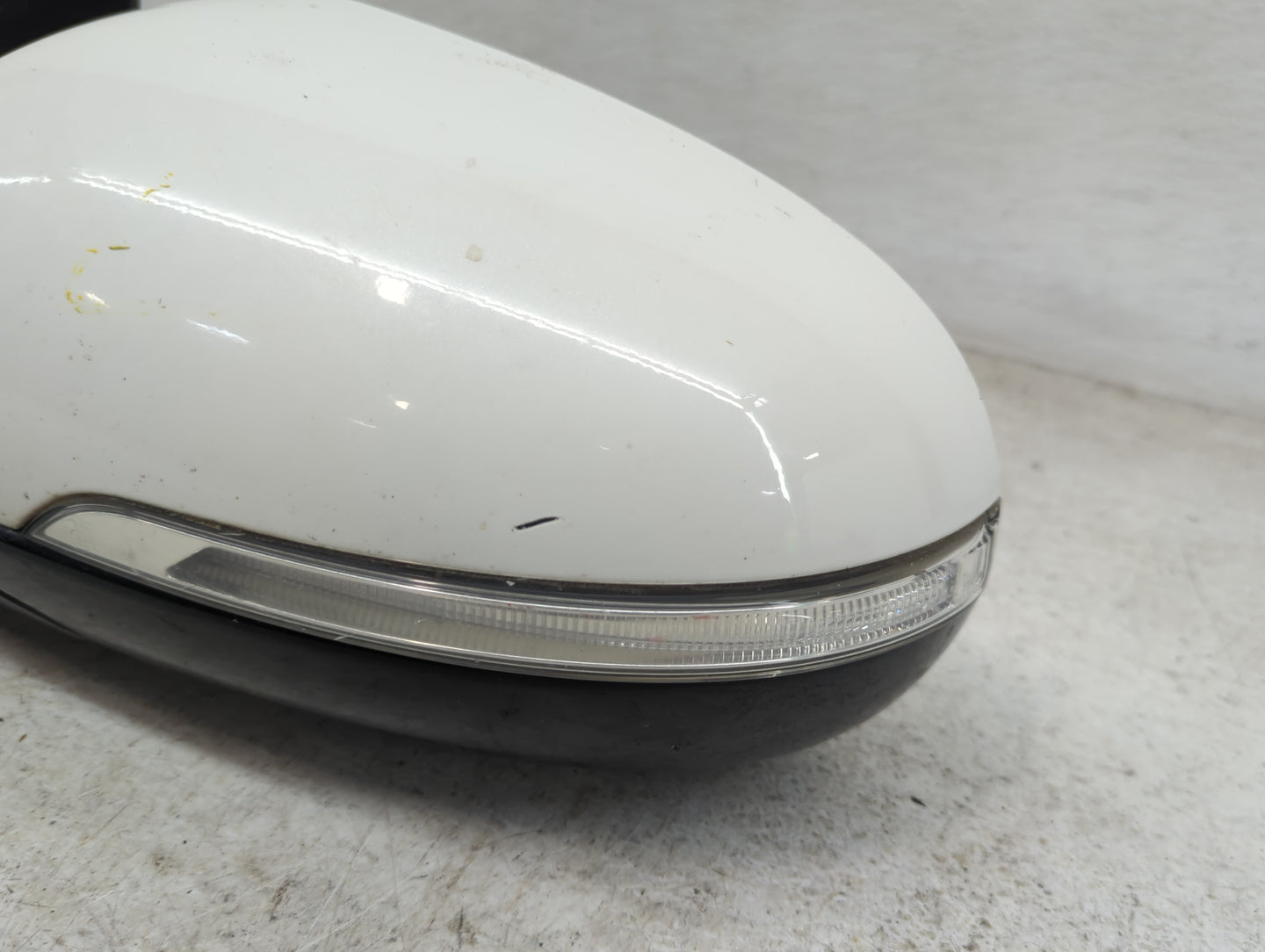 2016-2020 Kia Sorento Driver Side View Mirror - Left Door Mirror OEM Used - Oemusedautoparts1.com