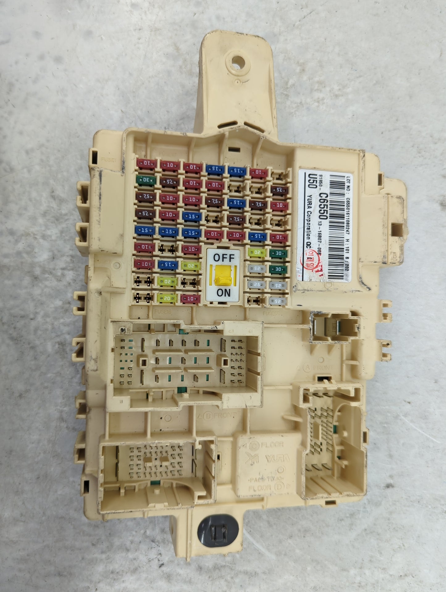 2018 Kia Sorento Body Control Module Bcm Inner Cabin Fuse Box - Oemusedautoparts1.com