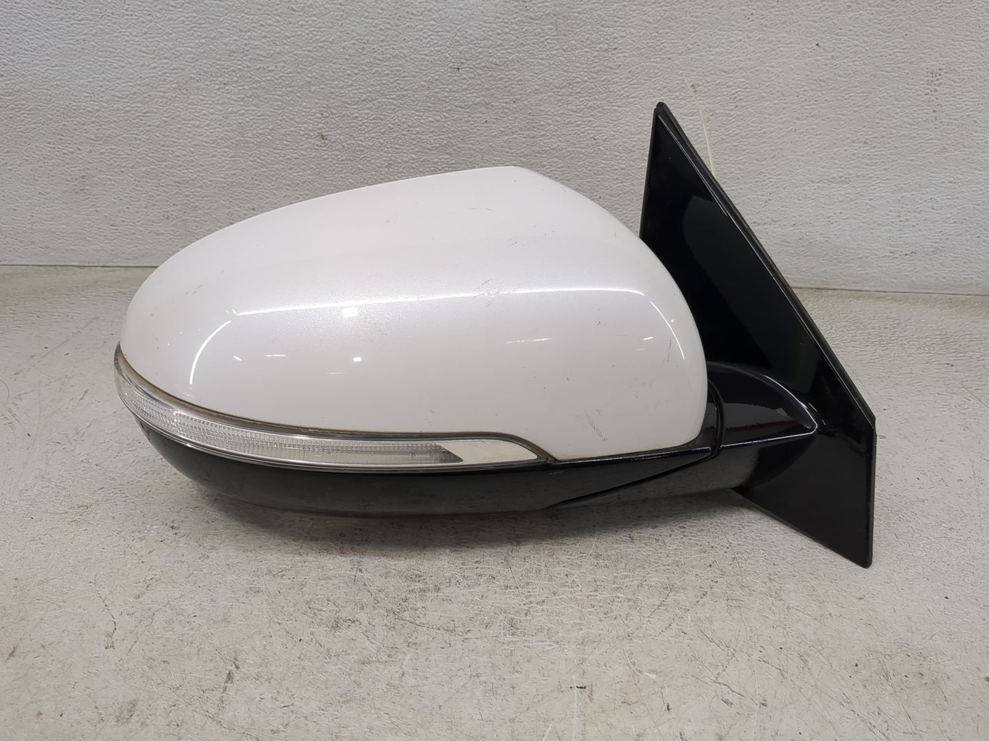 2016-2020 Kia Sorento Passenger Side View Mirror - Right Door Mirror OEM Used - Oemusedautoparts1.com