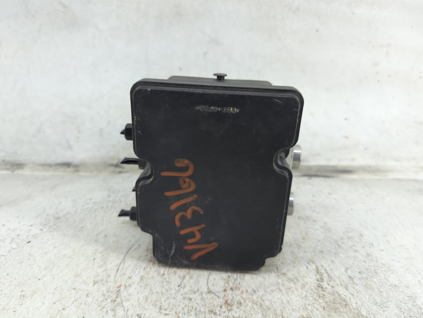 2016-2018 Kia Sorento ABS Pump Control Module Replacement P/N:58900-C6840 1702542, 4E737F1081 Fits Fits 2016 2017 2018 OEM U