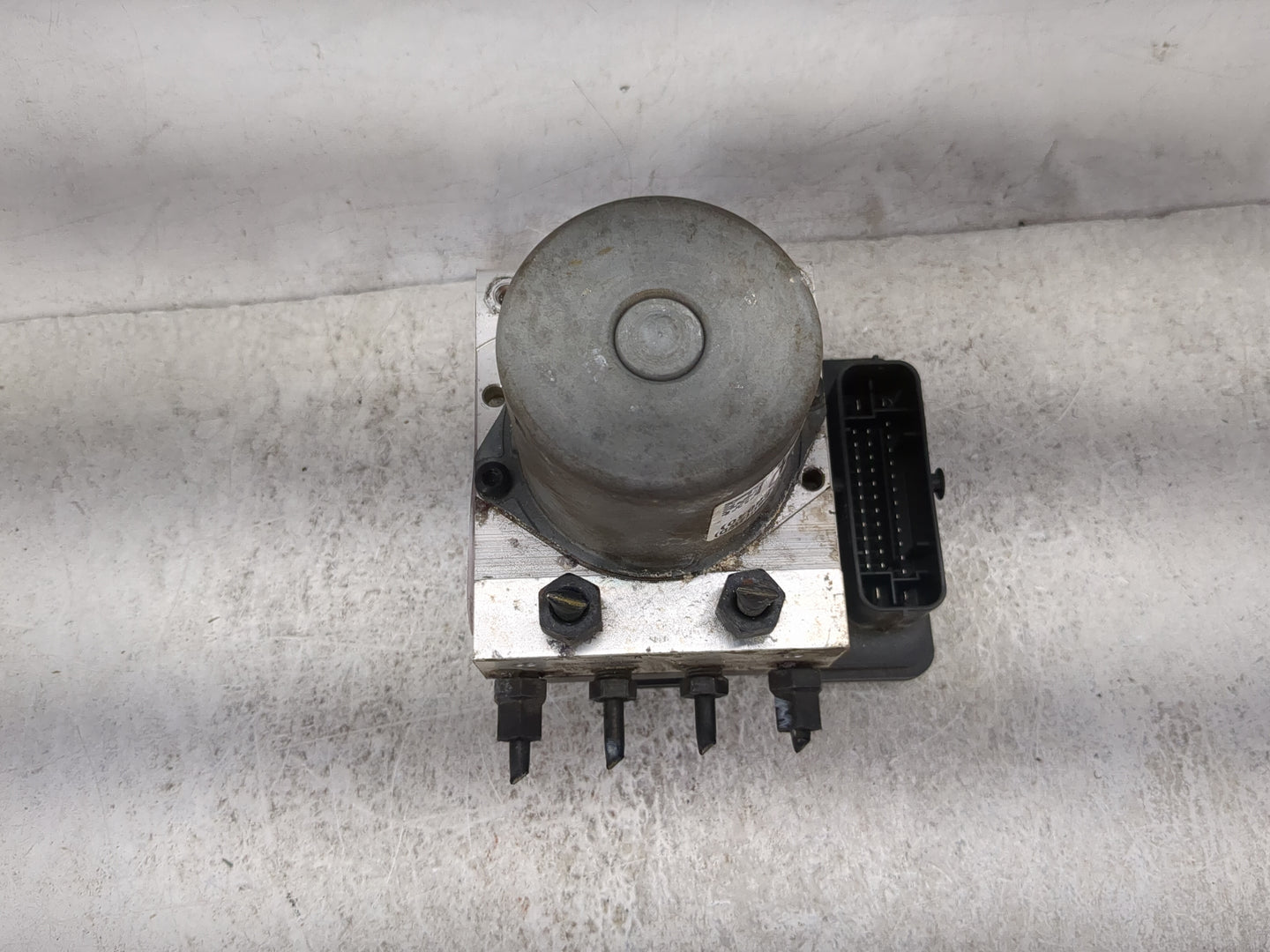 2016-2018 Kia Sorento ABS Pump Control Module Replacement P/N:58900-C6840 C6899-20560, 61589-45100 Fits Fits 2016 2017 2018 