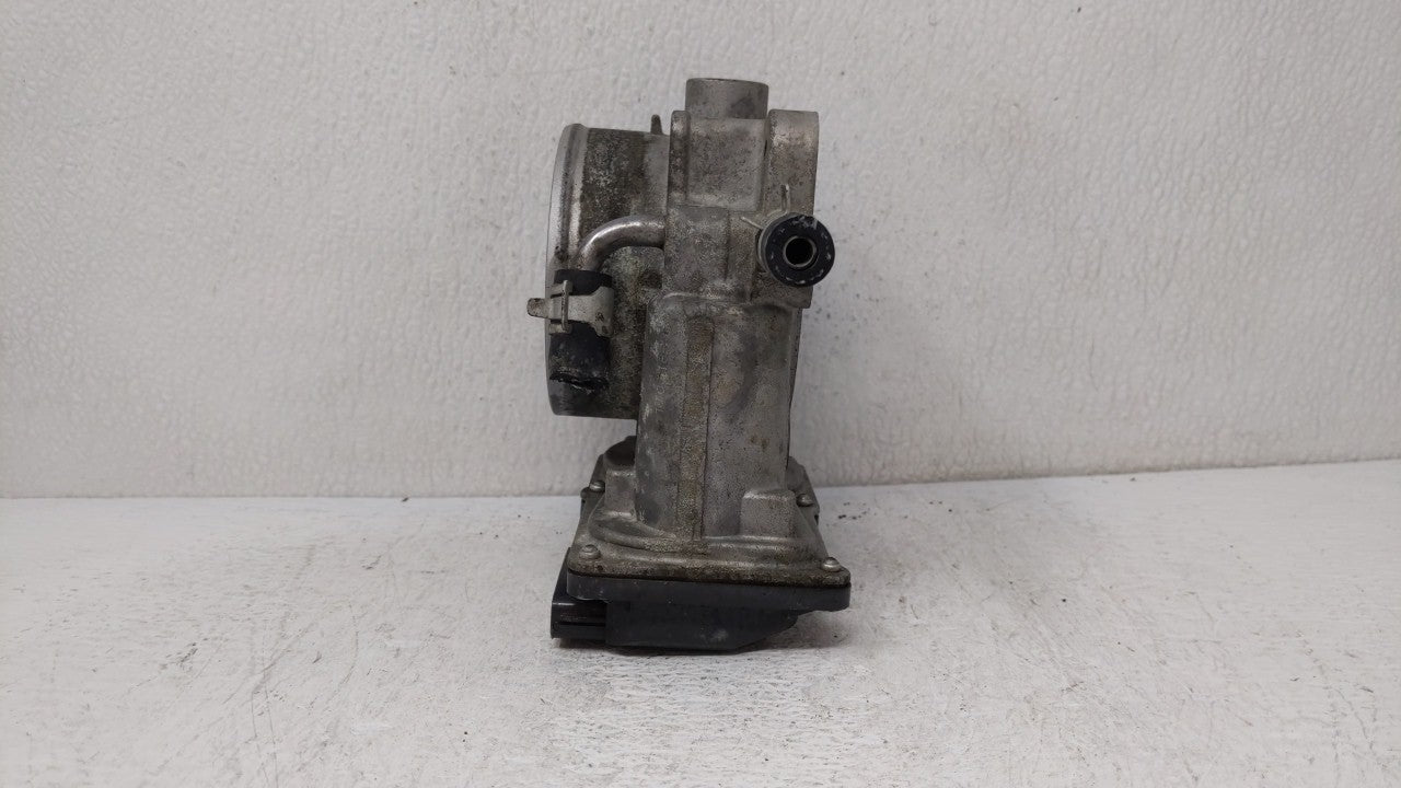 2014-2018 Kia Sorento Throttle Body P/N:5310 4P18 35100-3CAA0 Fits Fits 2012 2013 2014 2015 2016 2017 2018 OEM Used Auto Par