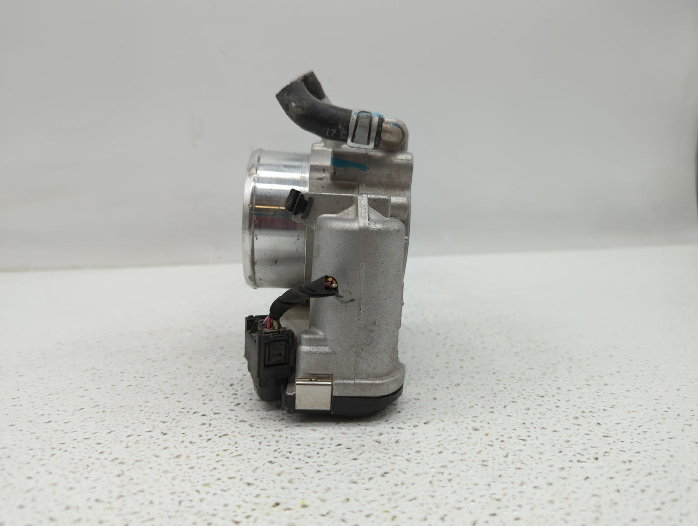 2016-2019 Kia Sorento Throttle Body P/N:0 280 750 618 35100-2G600 Fits Fits 2015 2016 2017 2018 2019 OEM Used Auto Parts - O