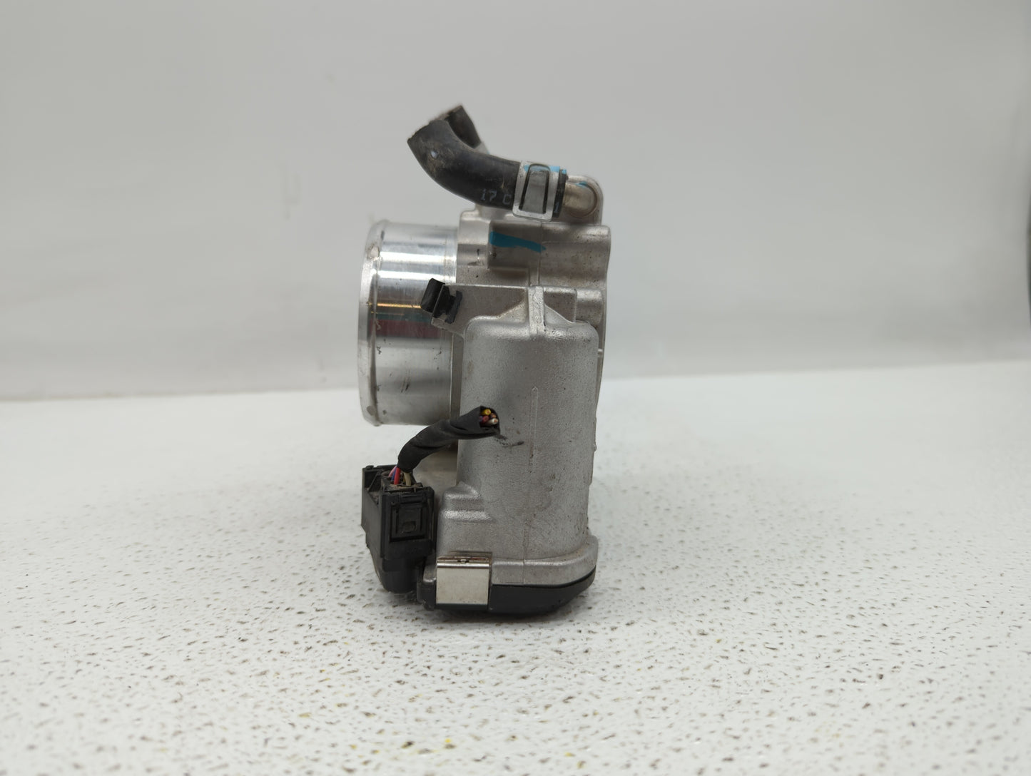 2016-2019 Kia Sorento Throttle Body P/N:0 280 750 618 35100-2G600 Fits Fits 2015 2016 2017 2018 2019 OEM Used Auto Parts - O