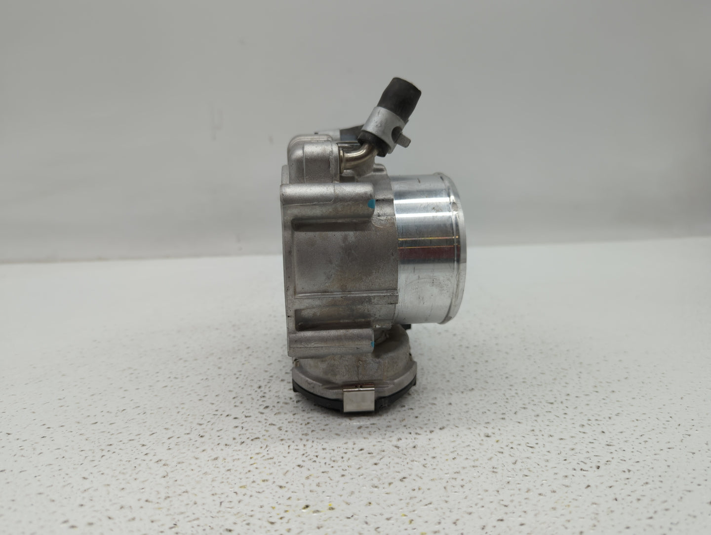 2016-2019 Kia Sorento Throttle Body P/N:0 280 750 618 35100-2G600 Fits Fits 2015 2016 2017 2018 2019 OEM Used Auto Parts - O