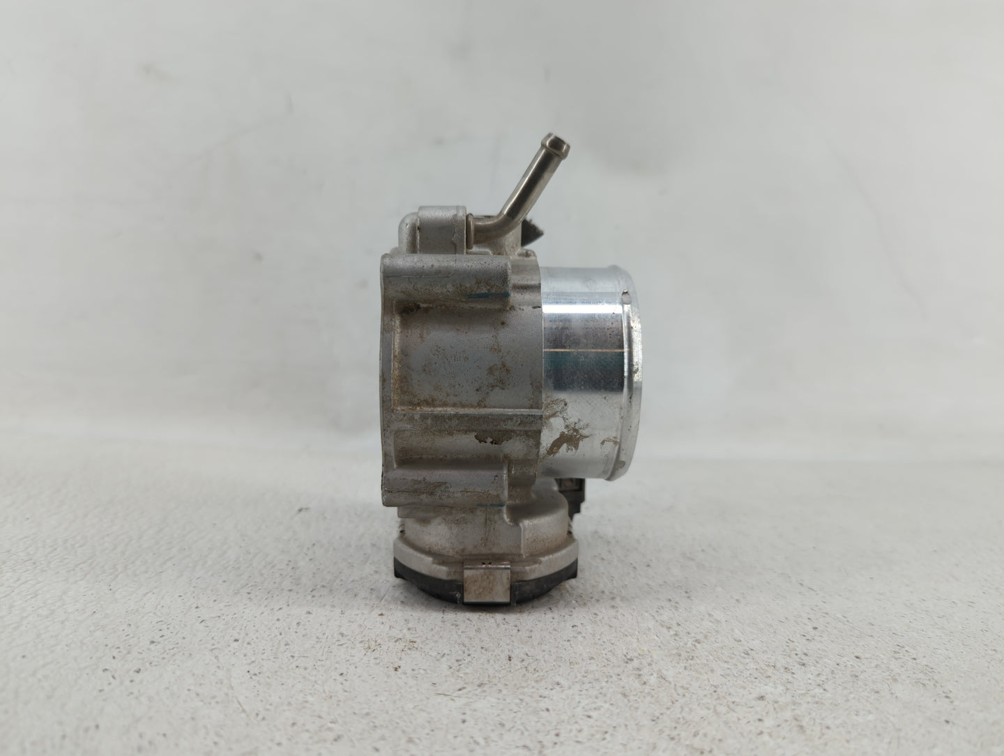 2016-2019 Kia Sorento Throttle Body P/N:0 280 750 618 35100-2G600 Fits Fits 2015 2016 2017 2018 2019 OEM Used Auto Parts - O