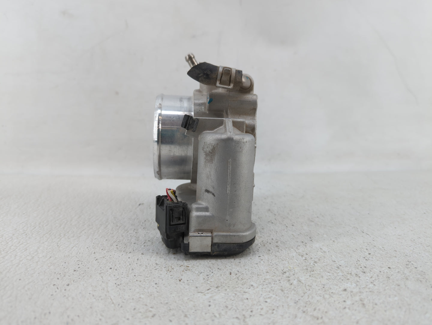 2016-2019 Kia Sorento Throttle Body P/N:0 280 750 618 35100-2G600 Fits Fits 2015 2016 2017 2018 2019 OEM Used Auto Parts - O