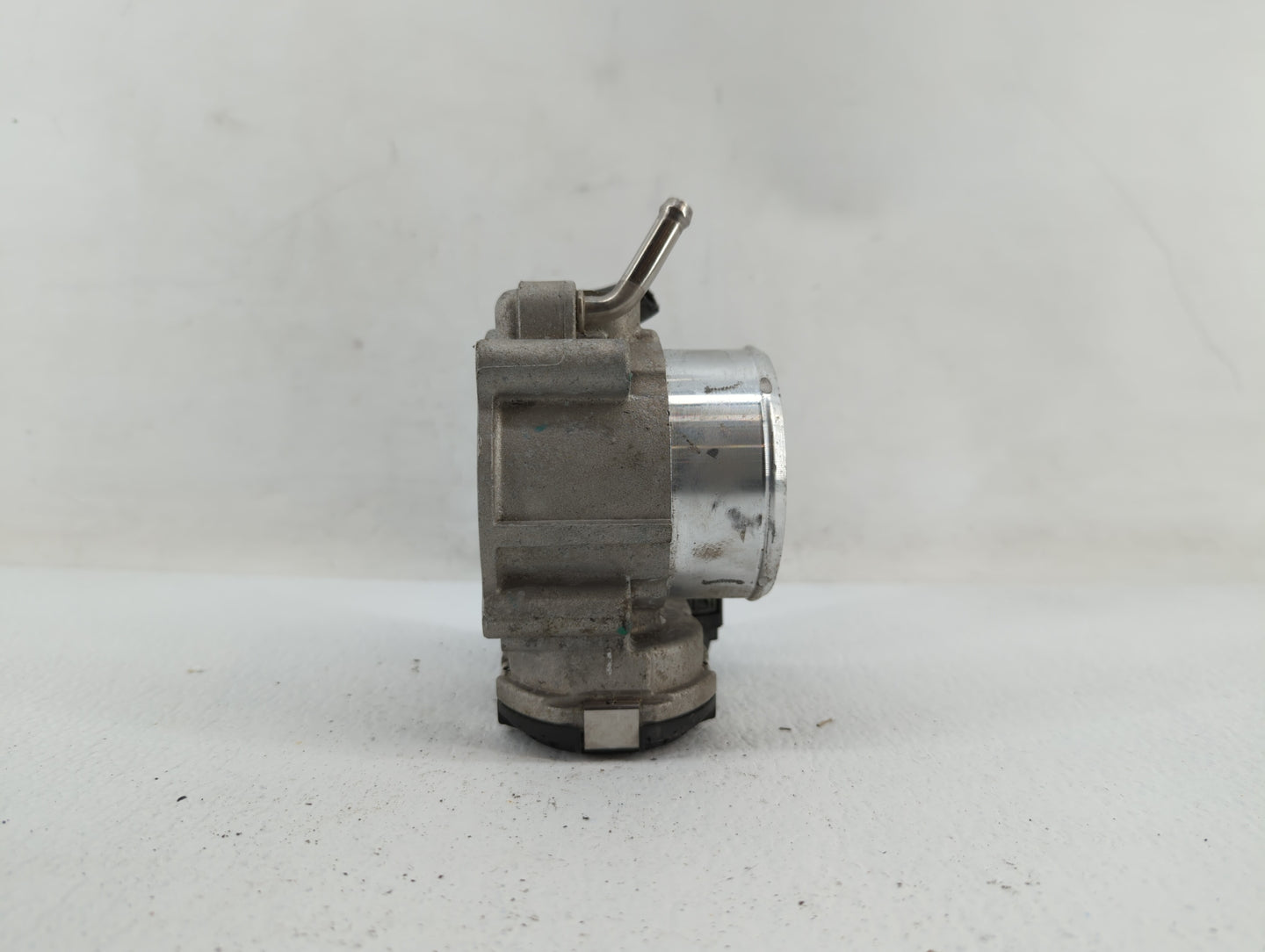 2016-2019 Kia Sorento Throttle Body P/N:0 280 750 618 35100-2G600 Fits Fits 2015 2016 2017 2018 2019 OEM Used Auto Parts - O