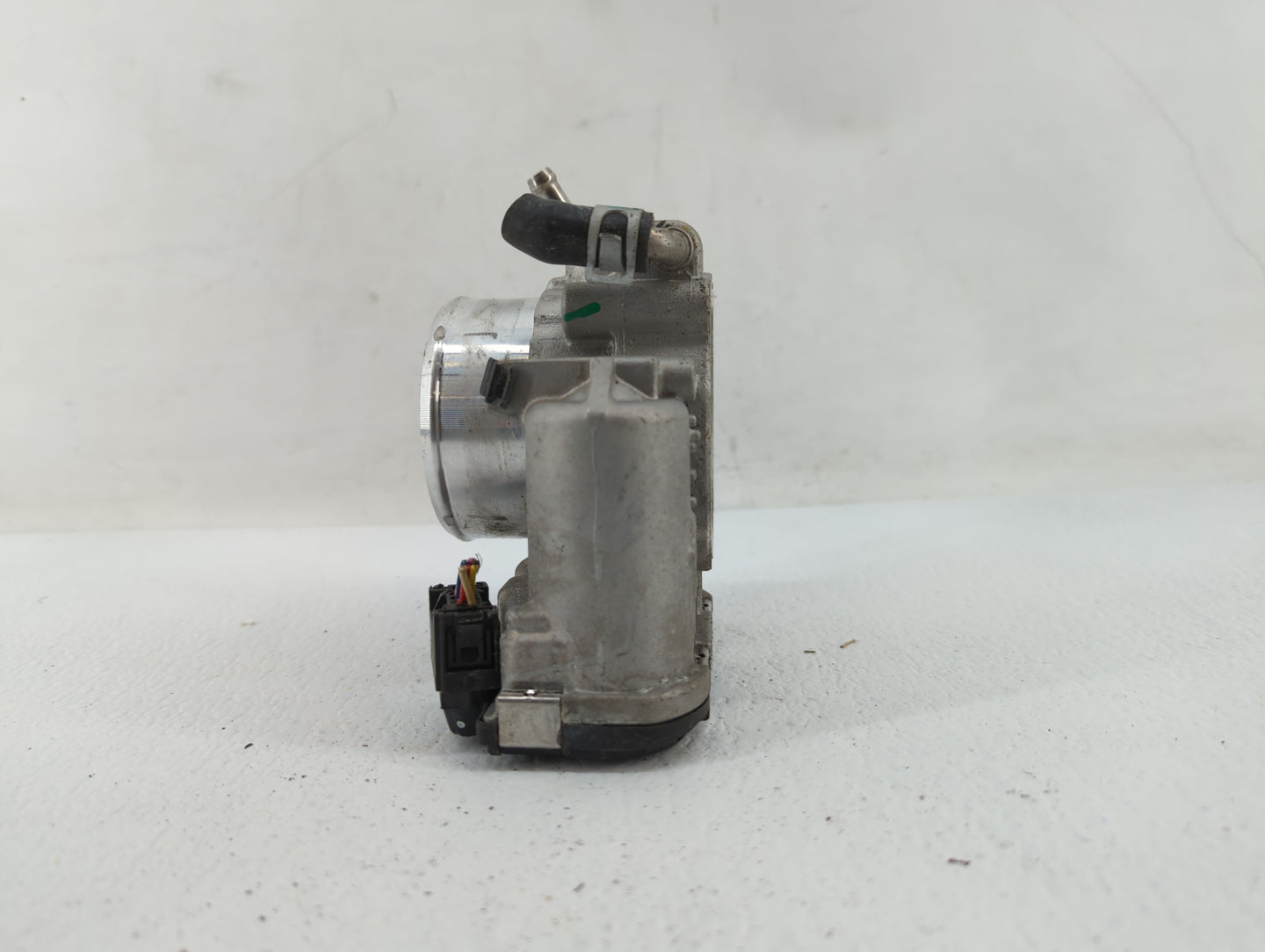 2016-2019 Kia Sorento Throttle Body P/N:0 280 750 618 35100-2G600 Fits Fits 2015 2016 2017 2018 2019 OEM Used Auto Parts - O