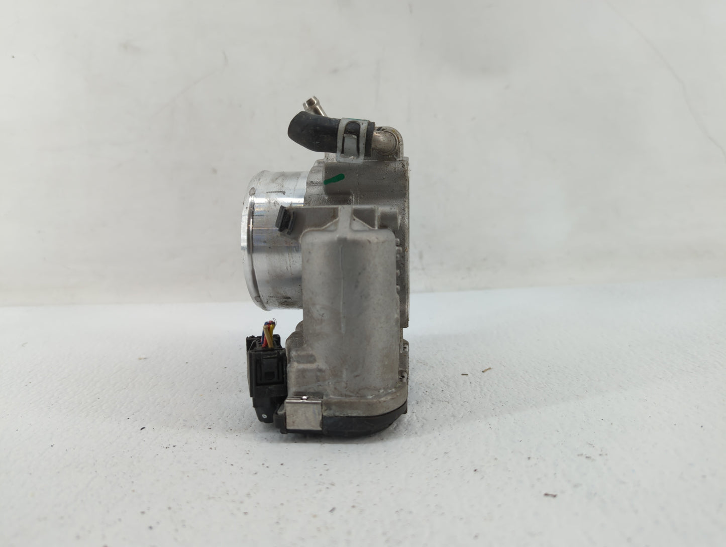 2016-2019 Kia Sorento Throttle Body P/N:0 280 750 618 35100-2G600 Fits Fits 2015 2016 2017 2018 2019 OEM Used Auto Parts - O