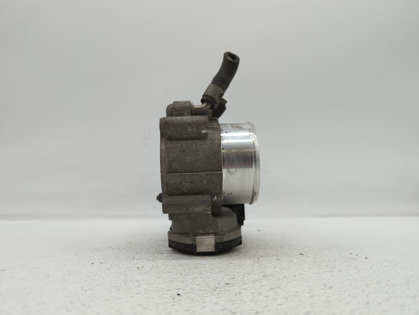 2016-2019 Kia Sorento Throttle Body P/N:0 280 750 618 35100-2G600 Fits Fits 2015 2016 2017 2018 2019 OEM Used Auto Parts - O