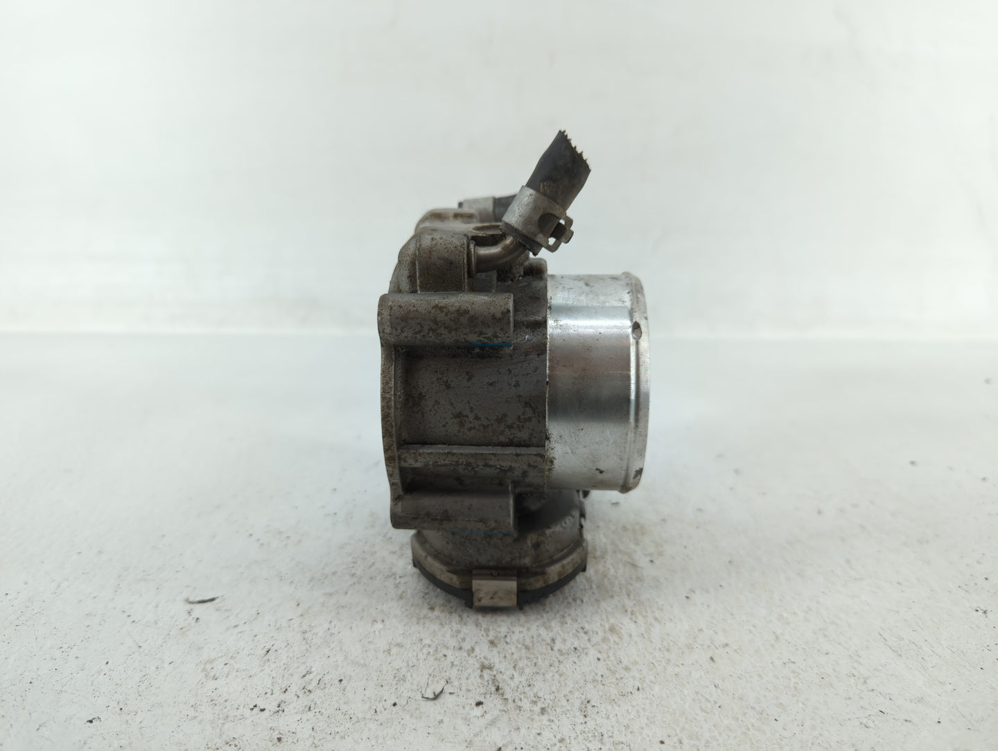 2016-2020 Kia Sorento Throttle Body P/N:35100-2G600 Fits Fits 2015 2016 2017 2018 2019 2020 2021 OEM Used Auto Parts - Oemus