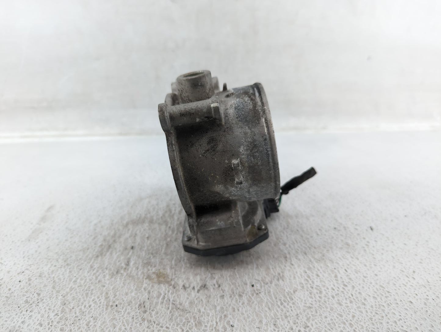 2014-2018 Kia Sorento Throttle Body P/N:35100-3CAA0 Fits Fits 2012 2013 2014 2015 2016 2017 2018 OEM Used Auto Parts - Oemus