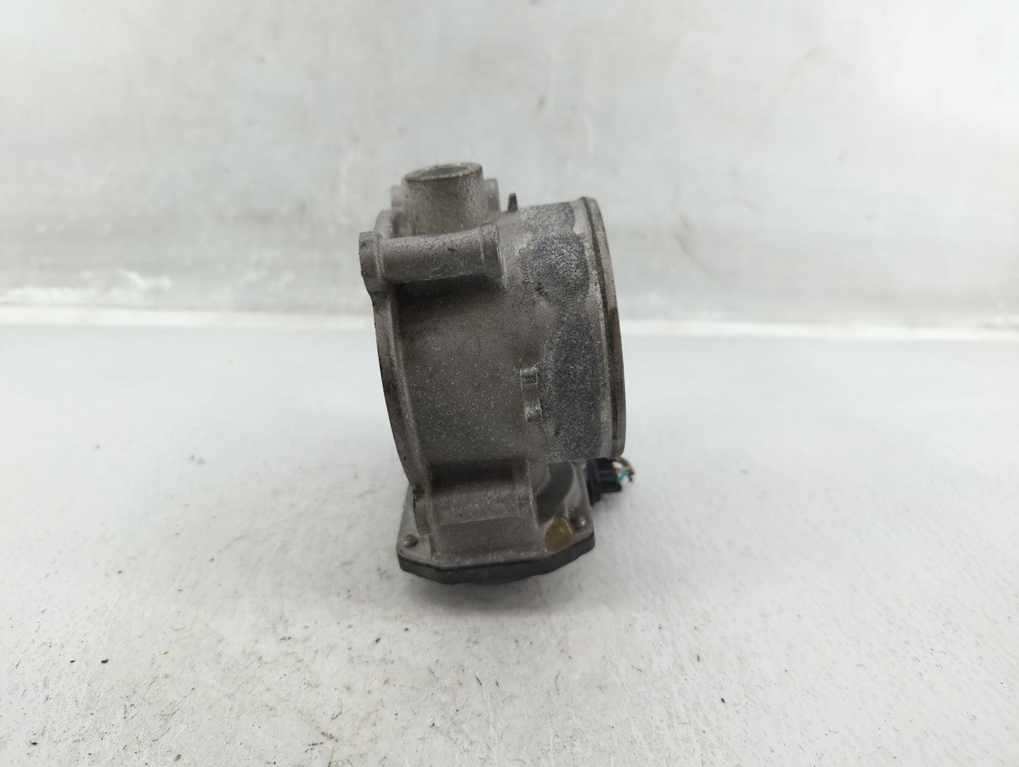 2014-2018 Kia Sorento Throttle Body P/N:35100-3CAA0 Fits Fits 2012 2013 2014 2015 2016 2017 2018 OEM Used Auto Parts - Oemus