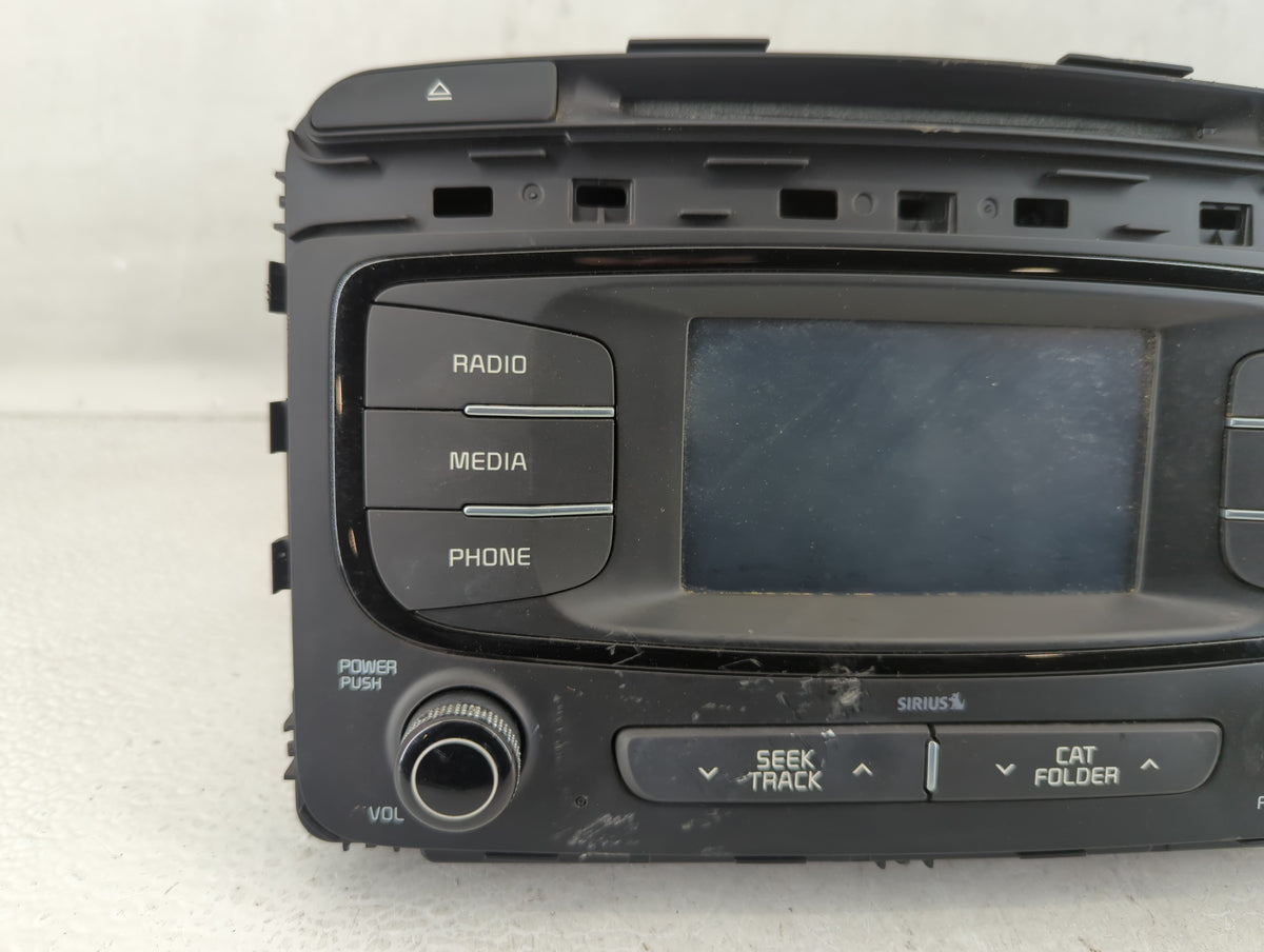 2016-2018 Kia Sorento Am Fm Cd Player Radio Receiver 582116 - Oemusedautoparts1.com
