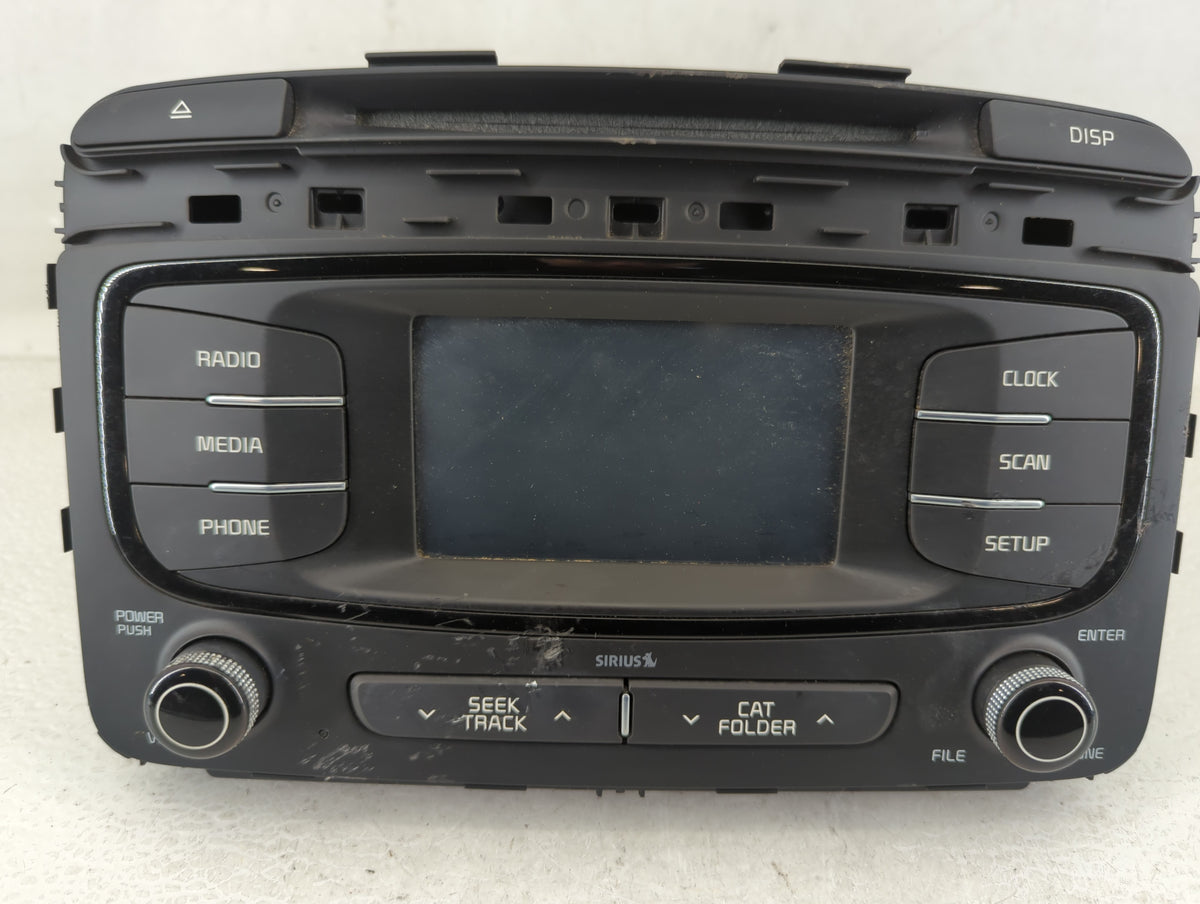 2016-2018 Kia Sorento Am Fm Cd Player Radio Receiver 582116 - Oemusedautoparts1.com