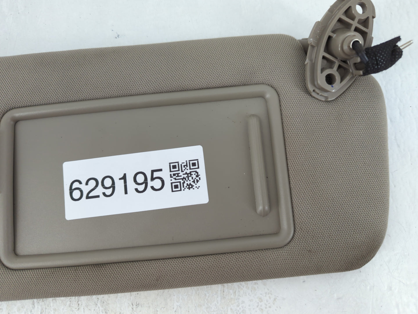 2016-2020 Kia Sorento Sun Visor Shade Replacement Passenger Right Mirror Fits Fits 2016 2017 2018 2019 2020 OEM Used Auto Pa
