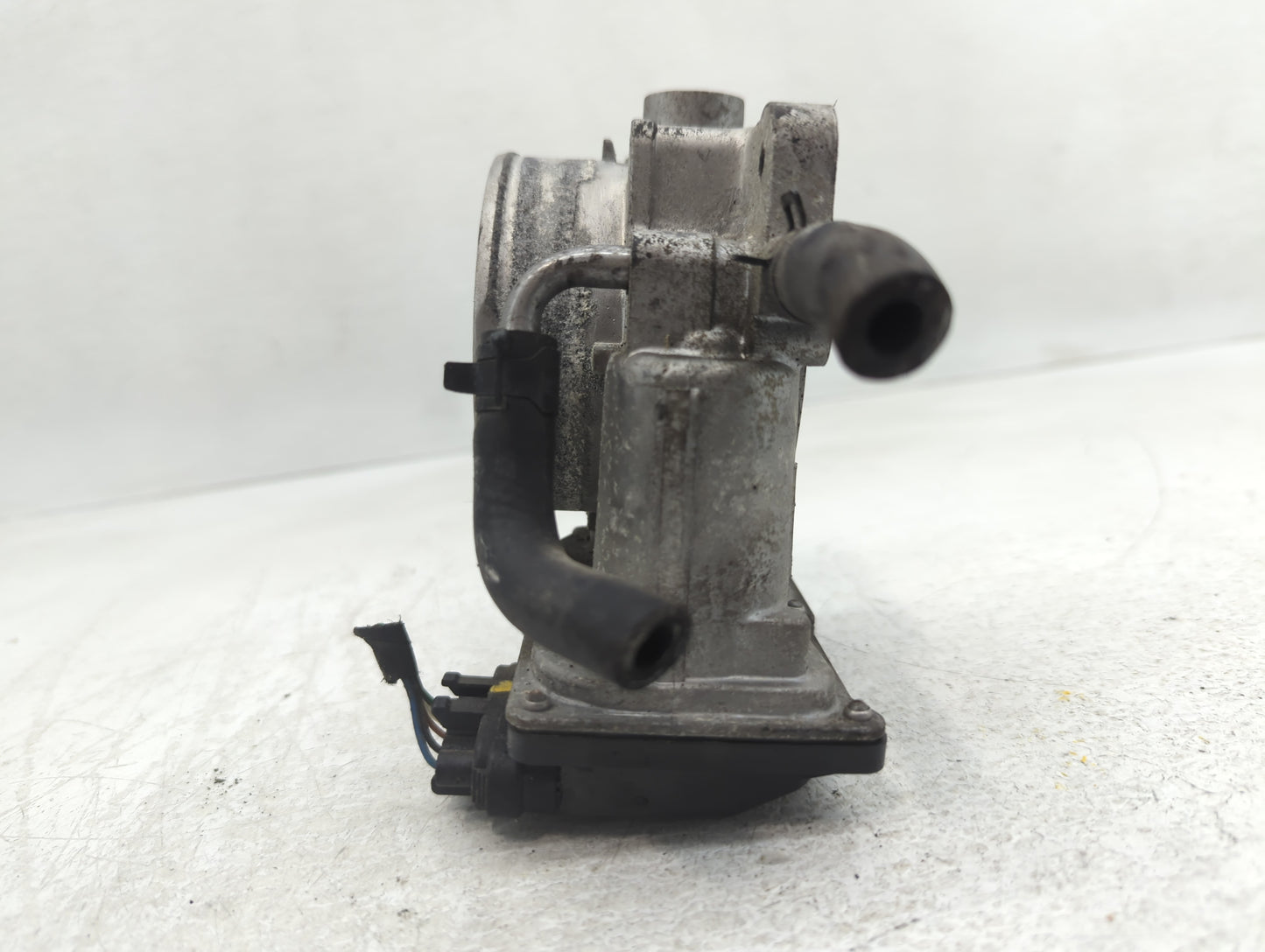 2014-2018 Kia Sorento Throttle Body P/N:35100-3CAA0 Fits Fits 2012 2013 2014 2015 2016 2017 2018 OEM Used Auto Parts - Oemus