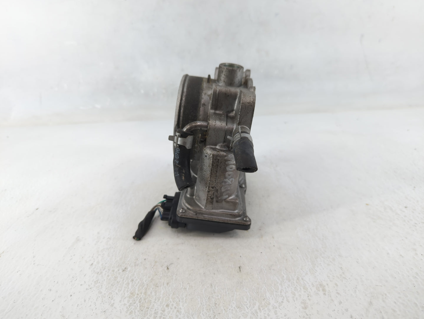 2014-2018 Kia Sorento Throttle Body P/N:35100-3CAA0 Fits Fits 2012 2013 2014 2015 2016 2017 2018 OEM Used Auto Parts - Oemus