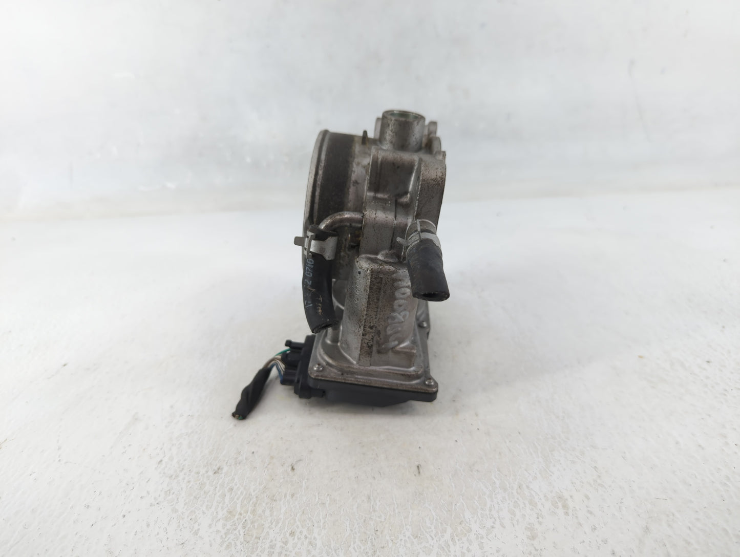 2014-2018 Kia Sorento Throttle Body P/N:35100-3CAA0 Fits Fits 2012 2013 2014 2015 2016 2017 2018 OEM Used Auto Parts - Oemus