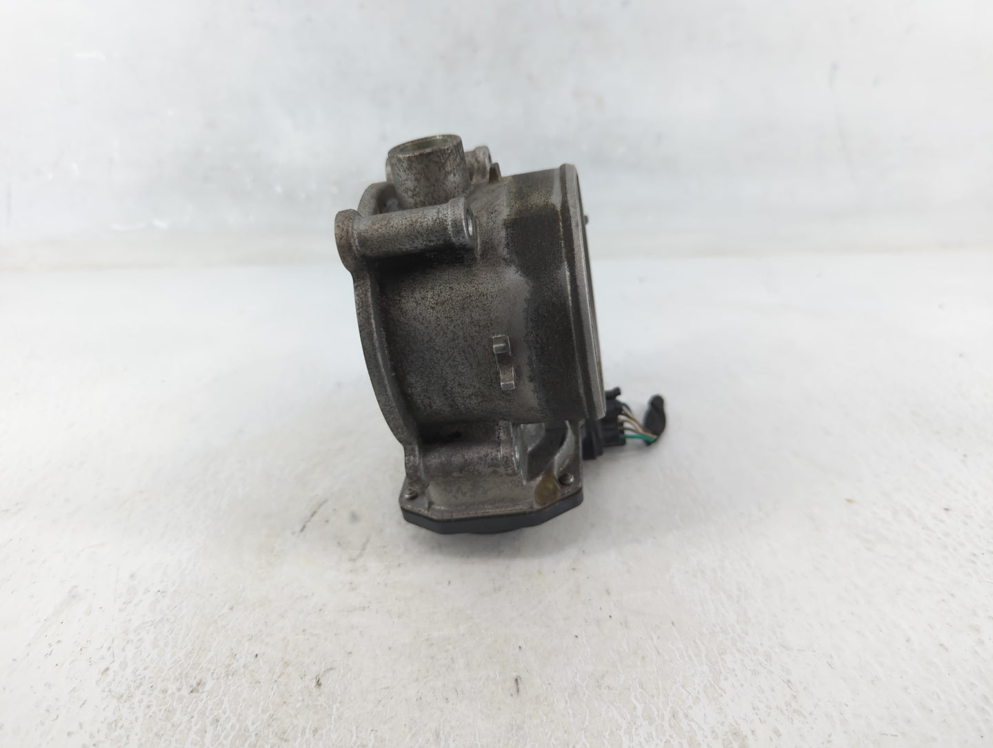 2014-2018 Kia Sorento Throttle Body P/N:35100-3CAA0 Fits Fits 2012 2013 2014 2015 2016 2017 2018 OEM Used Auto Parts - Oemus