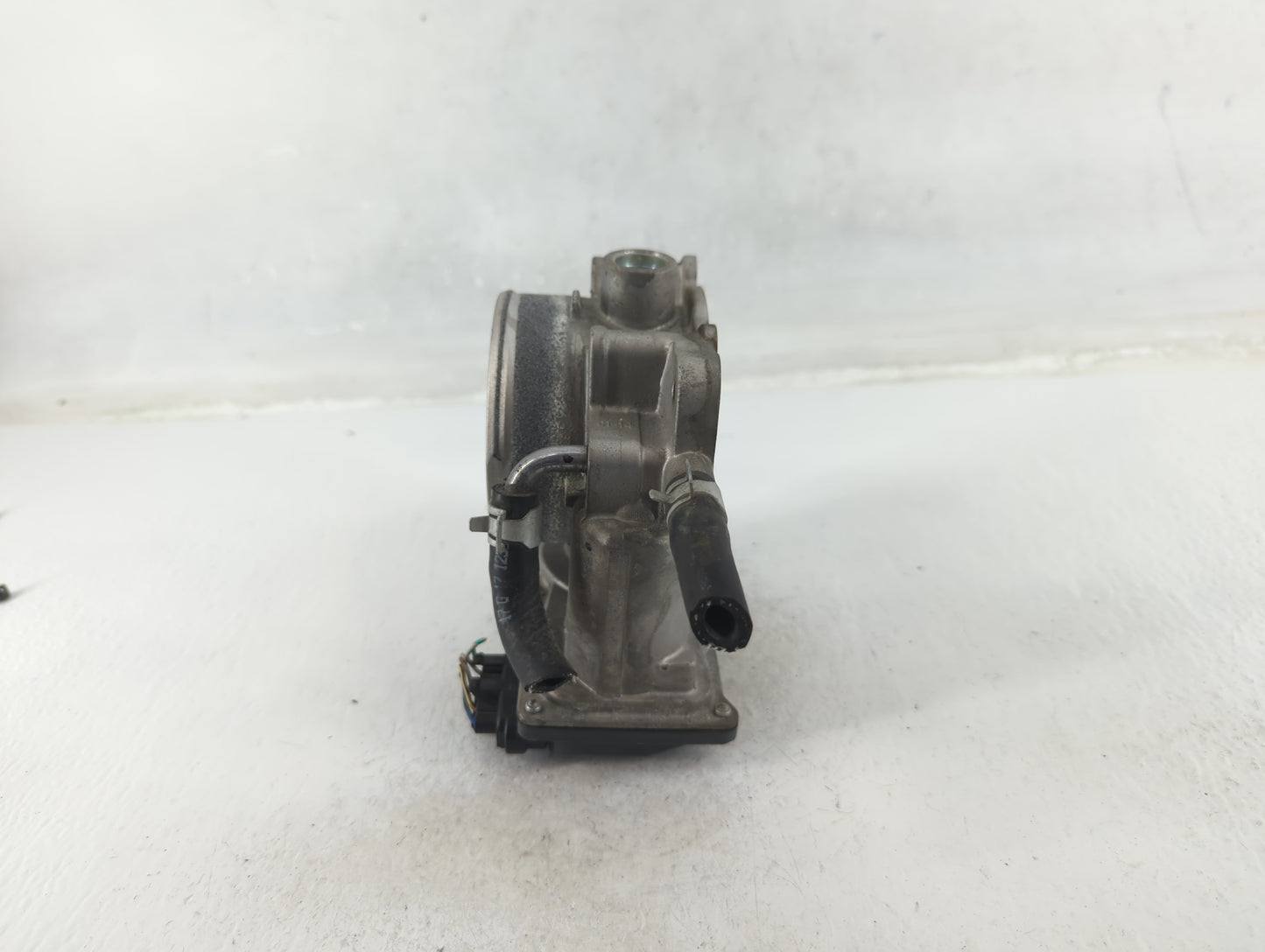 2014-2018 Kia Sorento Throttle Body P/N:5312 07U21 35100-3CAA0 Fits Fits 2012 2013 2014 2015 2016 2017 2018 OEM Used Auto Pa