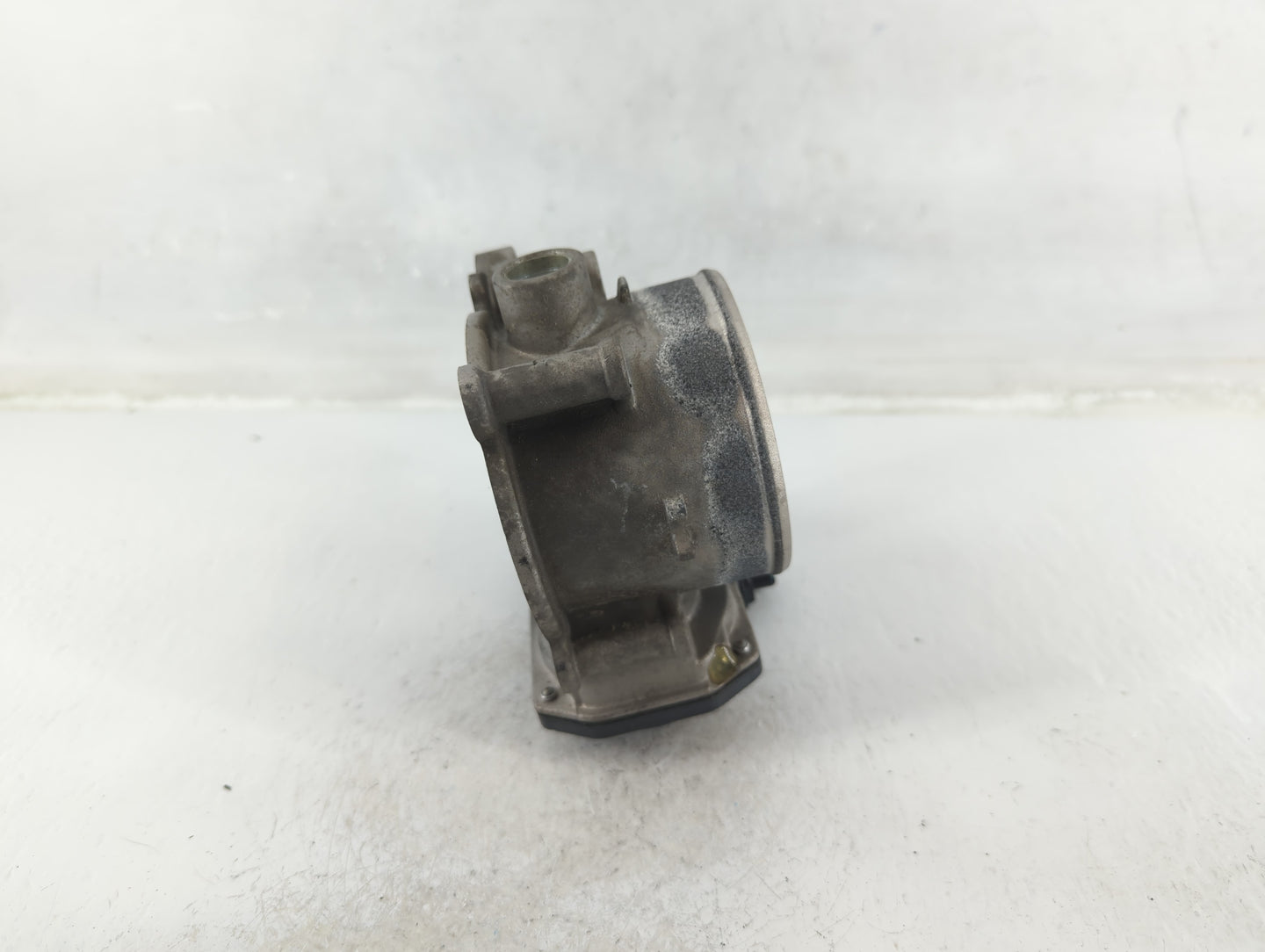 2014-2018 Kia Sorento Throttle Body P/N:5312 07U21 35100-3CAA0 Fits Fits 2012 2013 2014 2015 2016 2017 2018 OEM Used Auto Pa