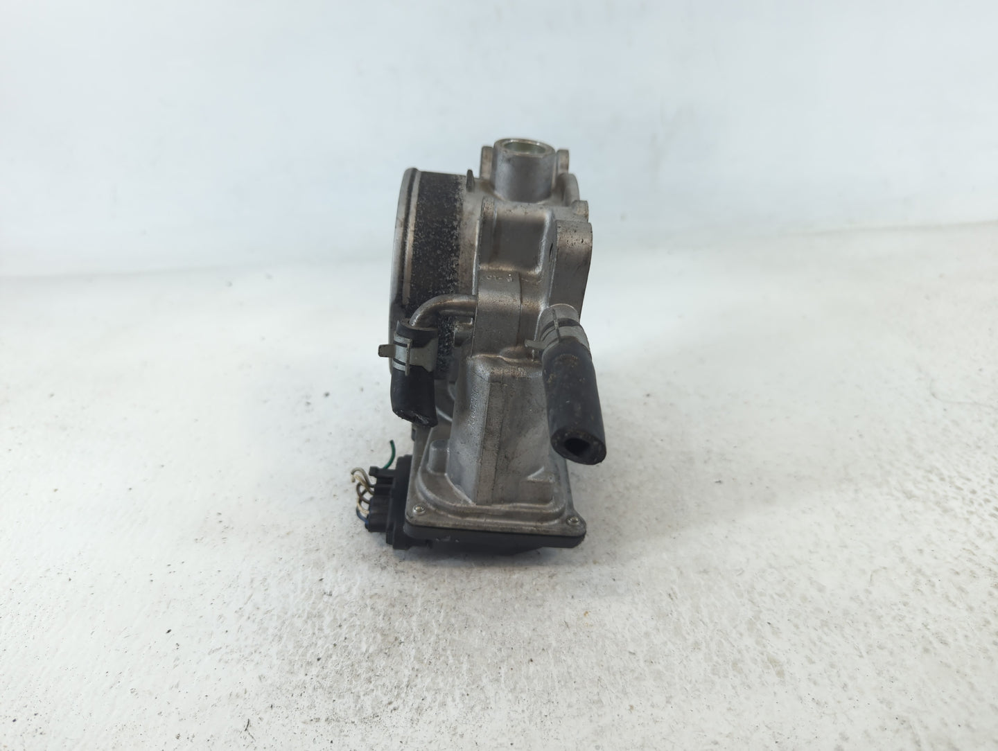 2016-2020 Kia Sorento Throttle Body P/N:35100-3CAA0 Fits Fits 2015 2016 2017 2018 2019 2020 2021 OEM Used Auto Parts - Oemus