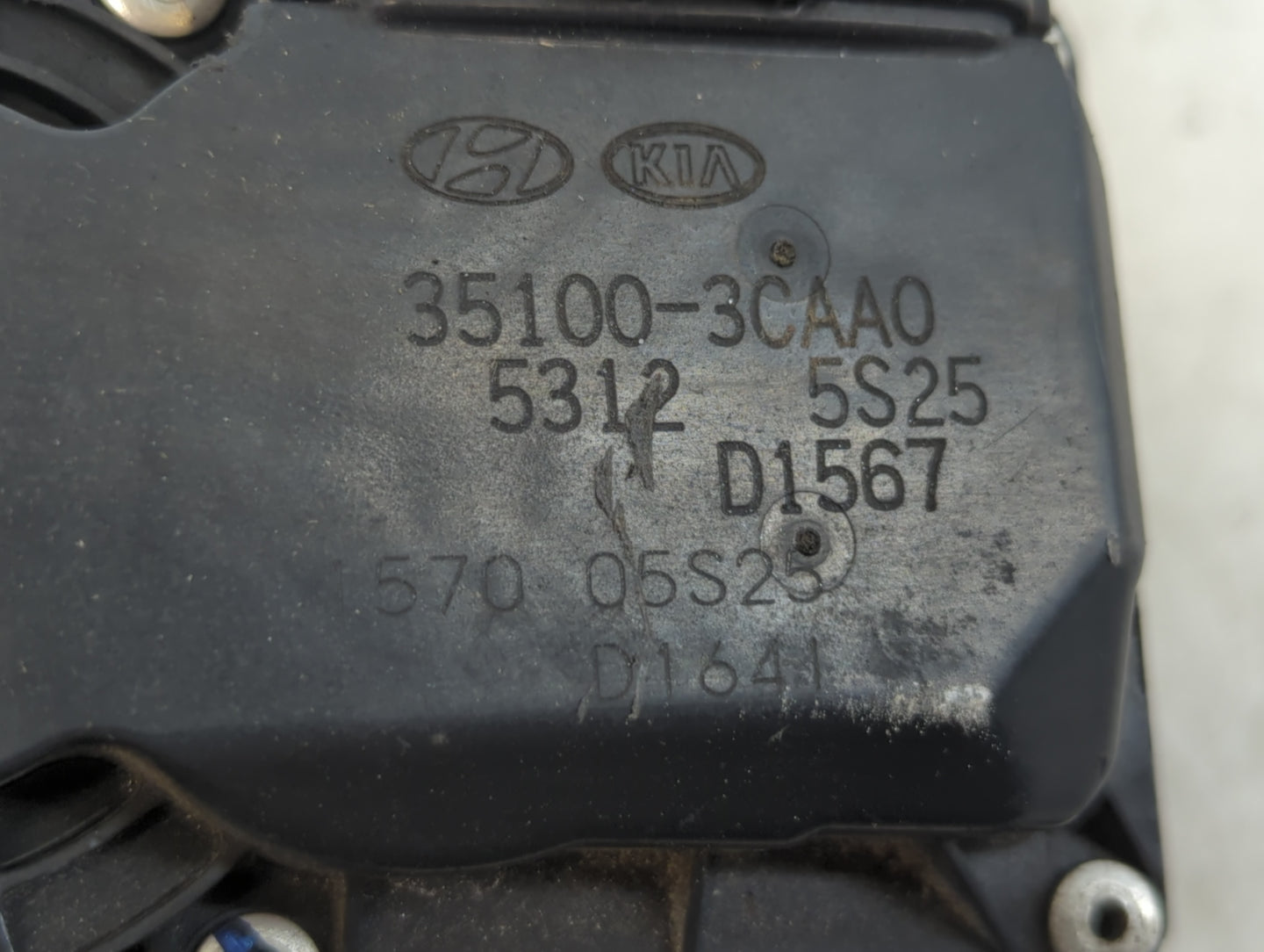 2016-2020 Kia Sorento Throttle Body P/N:35100-3CAA0 Fits Fits 2015 2016 2017 2018 2019 2020 2021 OEM Used Auto Parts - Oemus