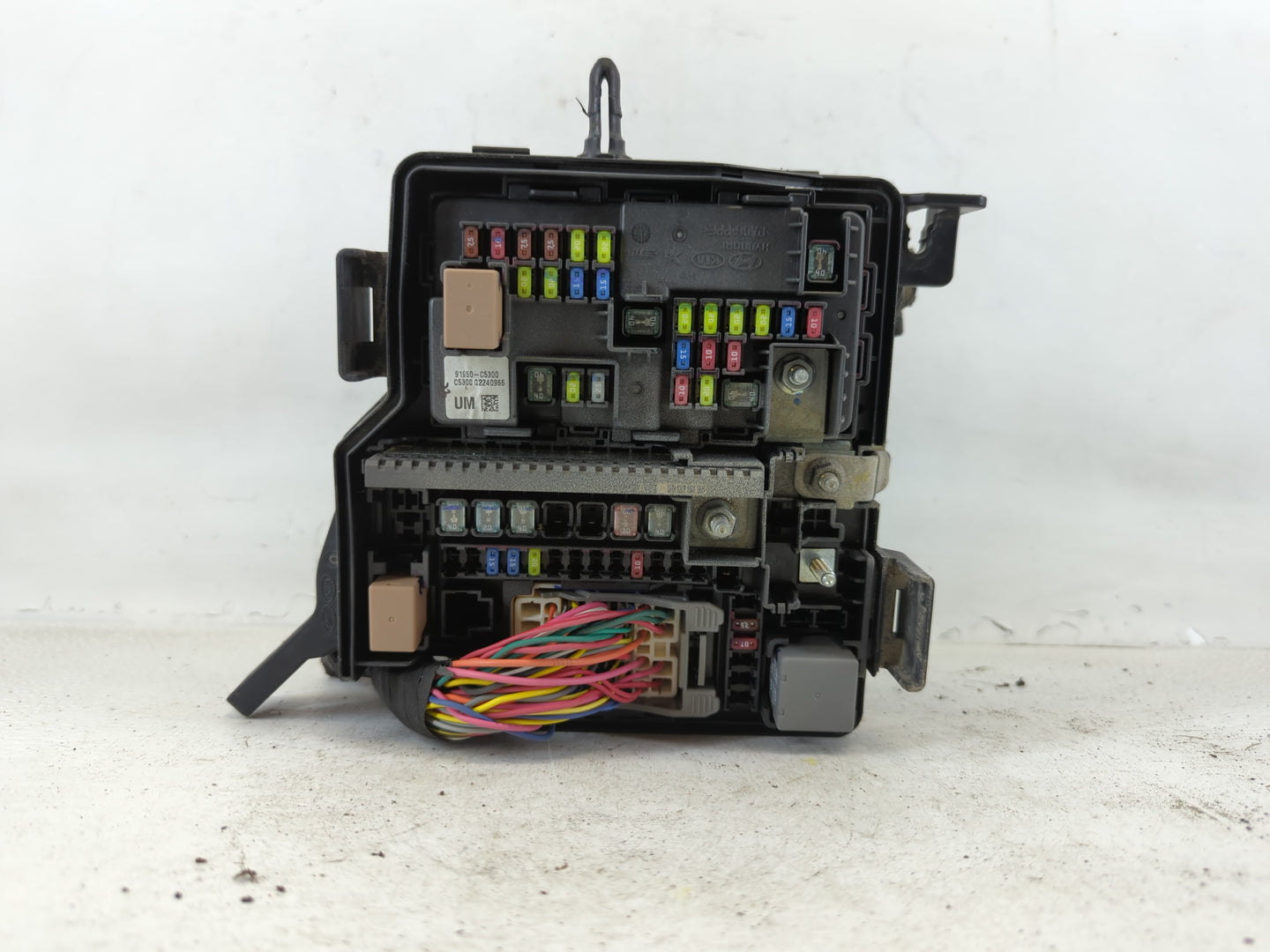 2016-2018 Kia Sorento Fusebox Fuse Box Panel Relay Module P/N:91201C6300UA Fits Fits 2016 2017 2018 OEM Used Auto Parts - Oe