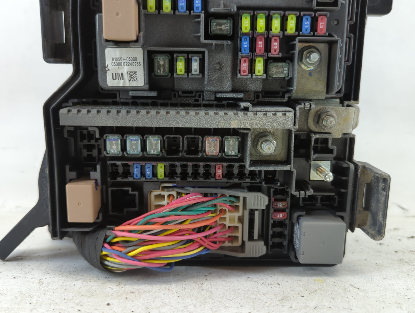 2016-2018 Kia Sorento Fusebox Fuse Box Panel Relay Module P/N:91201C6300UA Fits Fits 2016 2017 2018 OEM Used Auto Parts - Oe