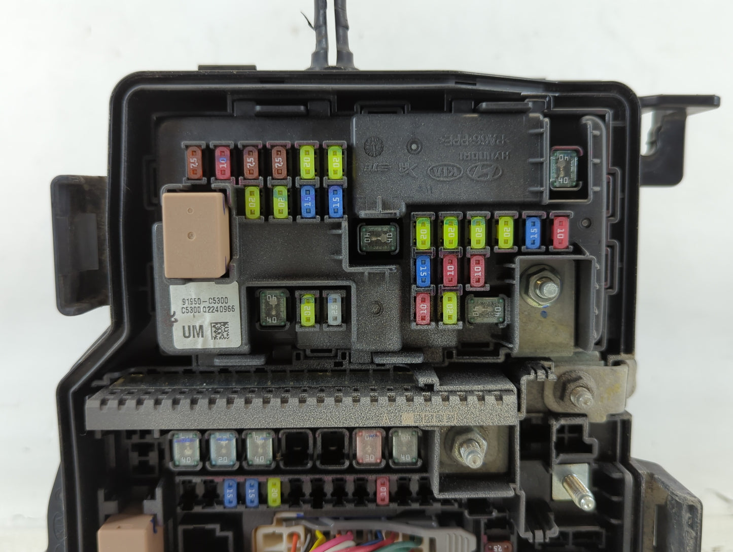 2016-2018 Kia Sorento Fusebox Fuse Box Panel Relay Module P/N:91201C6300UA Fits Fits 2016 2017 2018 OEM Used Auto Parts - Oe