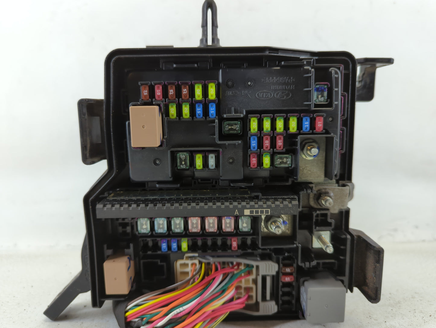 2016-2018 Kia Sorento Fusebox Fuse Box Panel Relay Module P/N:91201C6320UA Fits Fits 2016 2017 2018 OEM Used Auto Parts - Oe