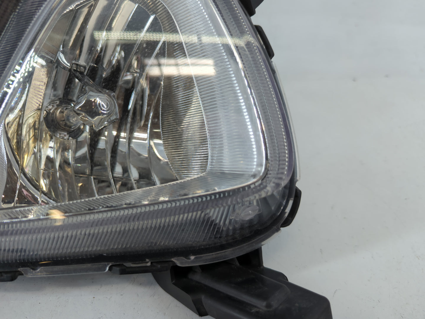 2016-2018 Kia Sorento Driver Left Oem Front Light Lamp - Oemusedautoparts1.com