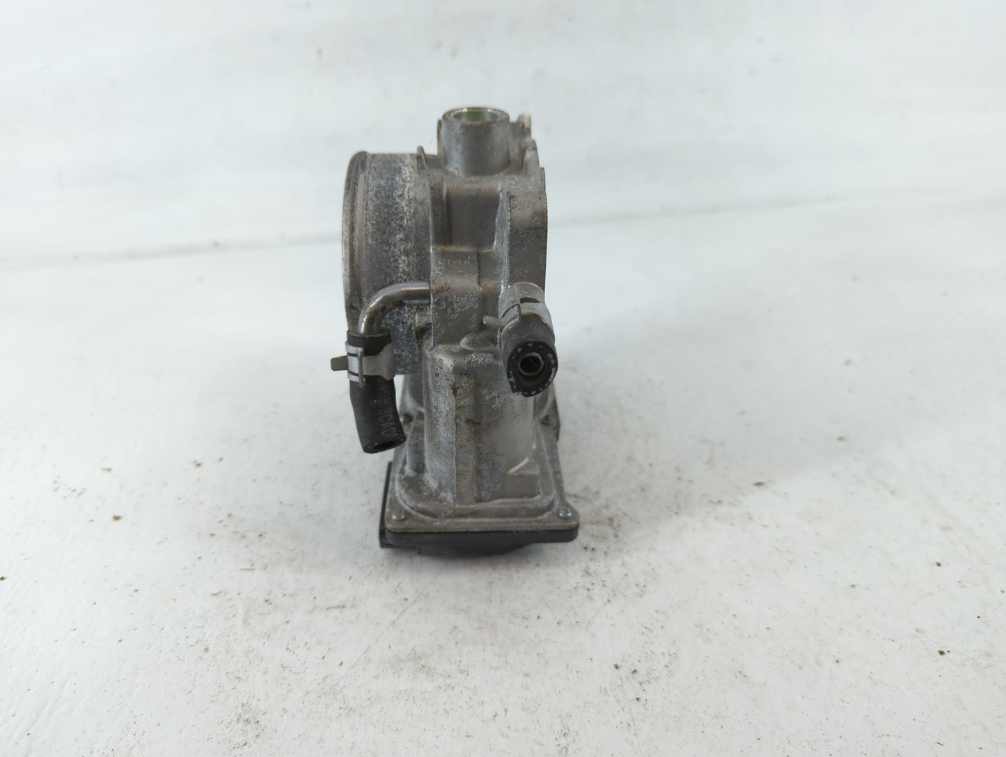 2016-2018 Kia Sorento Throttle Body P/N:5312 07U20 35100-3CAA0 Fits Fits 2015 2016 2017 2018 2019 2020 2021 OEM Used Auto Pa