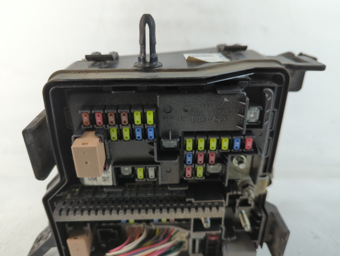 2016-2018 Kia Sorento Fusebox Fuse Box Panel Relay Module P/N:9 120 1C6290UA Fits Fits 2016 2017 2018 OEM Used Auto Parts - 