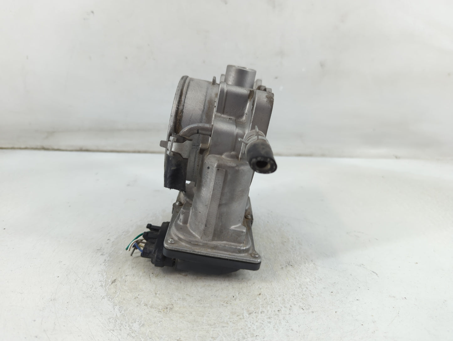 2014-2018 Kia Sorento Throttle Body P/N:5312 04U26 35100-3CAA0 Fits Fits 2012 2013 2014 2015 2016 2017 2018 OEM Used Auto Pa