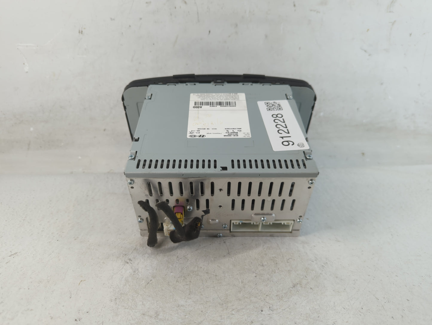 2016-2018 Kia Sorento Radio AM FM Cd Player Receiver Replacement P/N:96180-C6000WK Fits Fits 2016 2017 2018 OEM Used Auto Pa