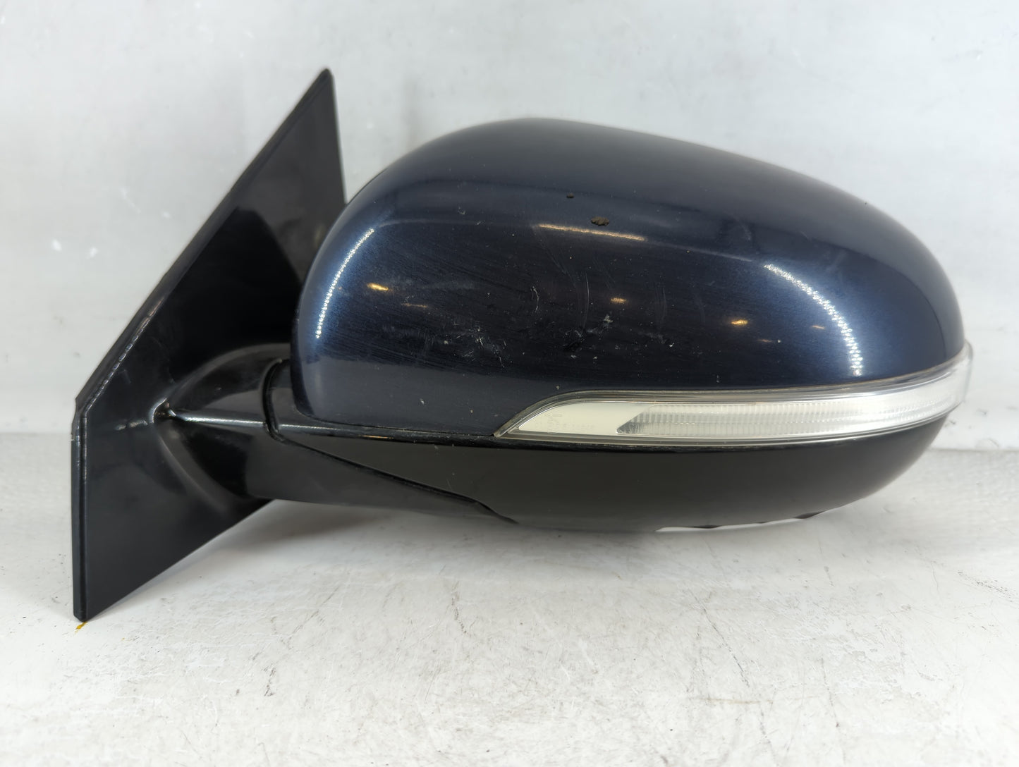2016-2020 Kia Sorento Driver Side View Mirror - Left Door Mirror OEM Used - Oemusedautoparts1.com