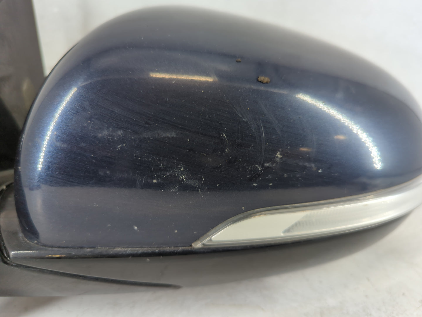 2016-2020 Kia Sorento Driver Side View Mirror - Left Door Mirror OEM Used - Oemusedautoparts1.com