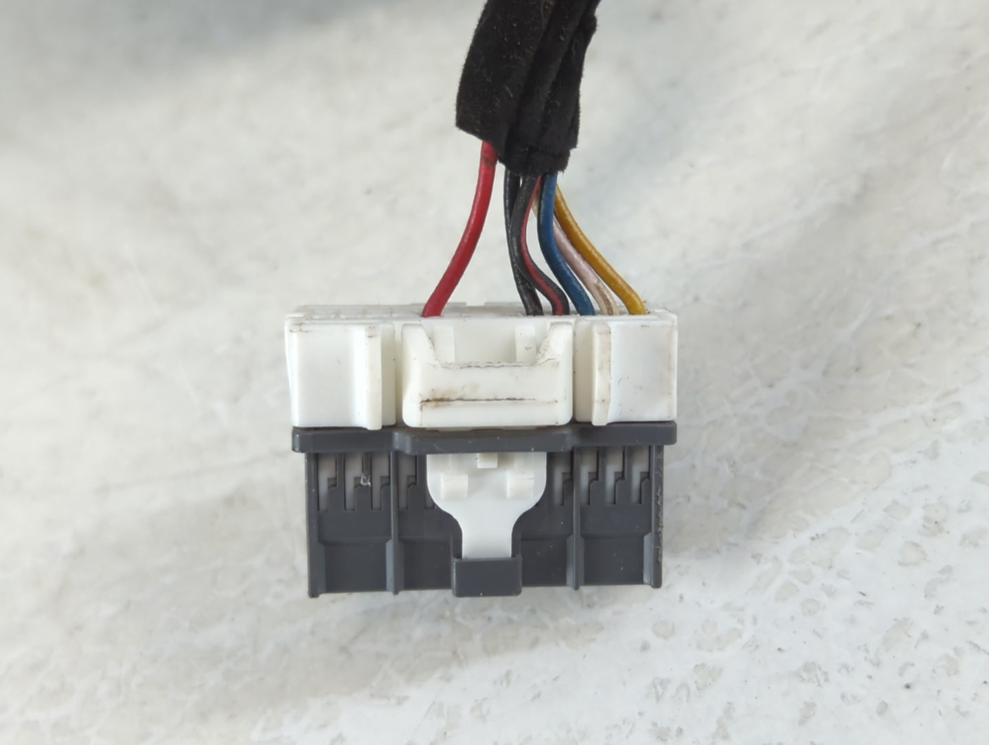 2016-2020 Kia Sorento Driver Side View Mirror - Left Door Mirror OEM Used - Oemusedautoparts1.com